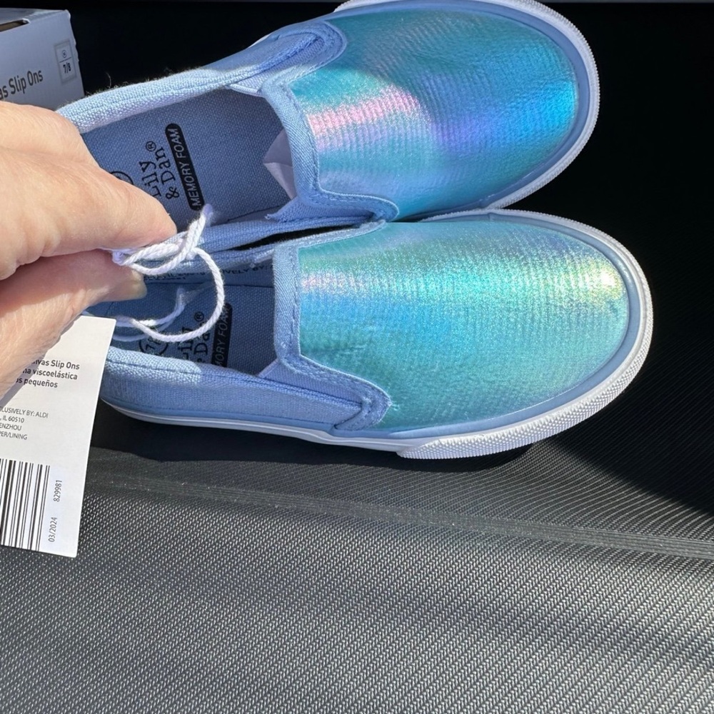 Toddler slip ons , 7/8